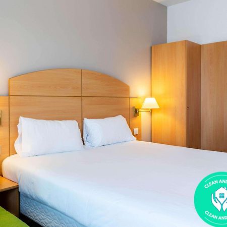 Travelodge Madrid Алькала-де-Энарес Экстерьер фото