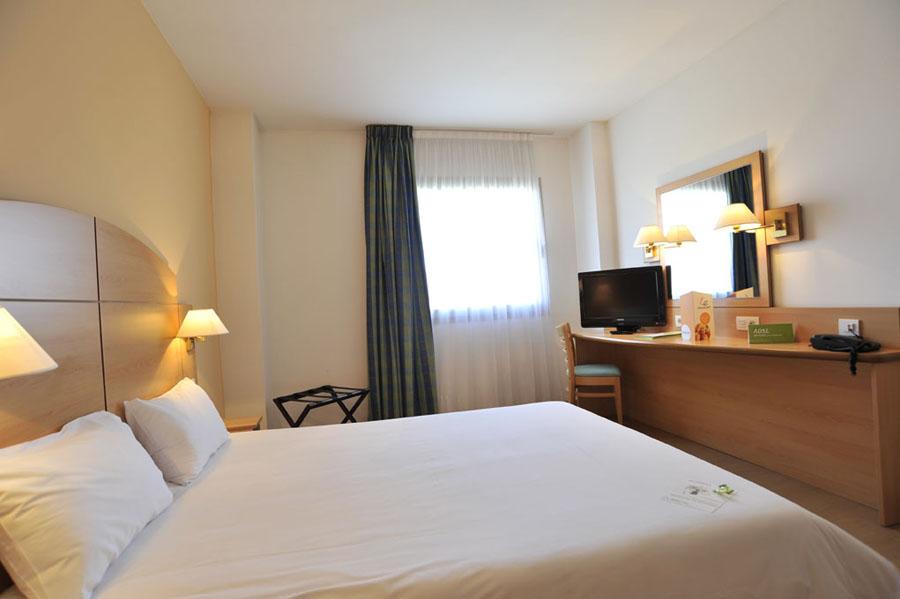Travelodge Madrid Алькала-де-Энарес Экстерьер фото