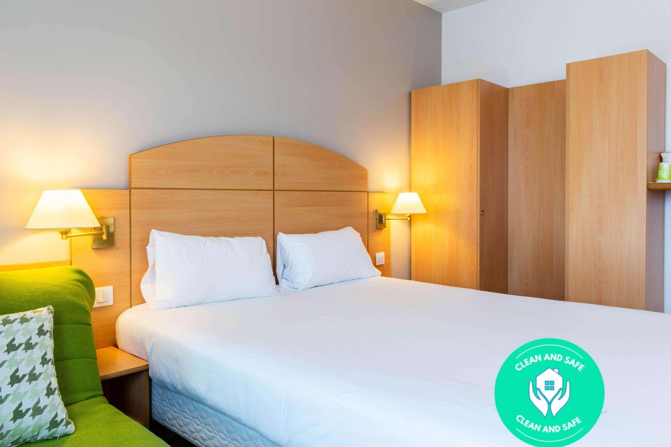 Travelodge Madrid Алькала-де-Энарес Экстерьер фото