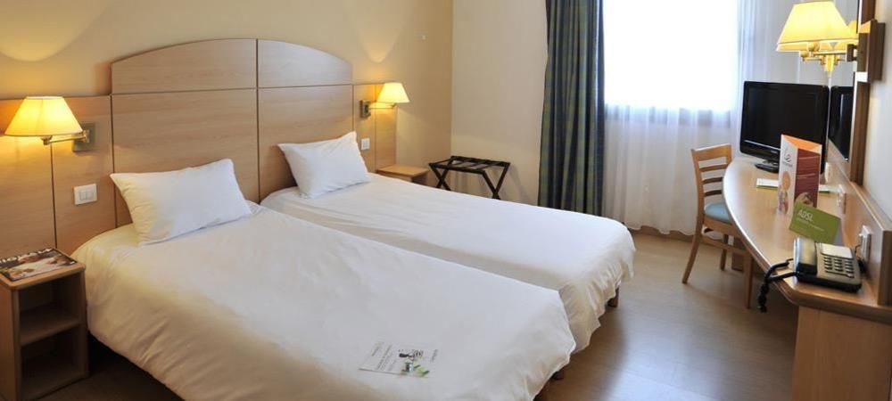 Travelodge Madrid Алькала-де-Энарес Экстерьер фото
