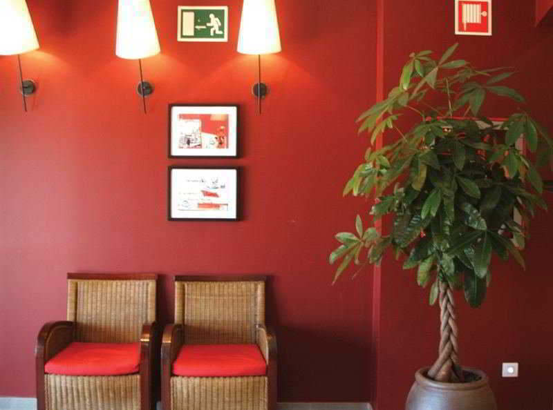Travelodge Madrid Алькала-де-Энарес Экстерьер фото